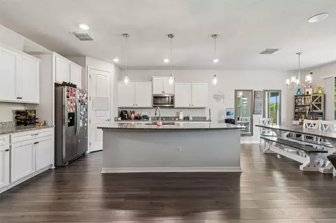 Kitchen - 7604 Pool Compass Loop, Wesley Chapel, FL 33545 photo 4 of 8