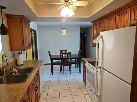 Kitchen - 11087 SW 77th Ct, Ocala, FL 34476 photo 4 of 4