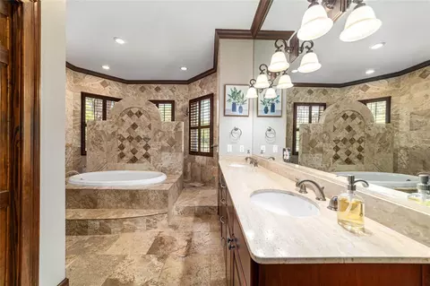 Bath - 678 SE 47th Loop, Ocala, FL 34480 photo 2 of 7