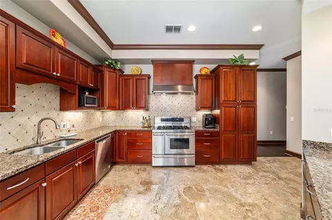 Kitchen - 678 SE 47th Loop, Ocala, FL 34480 photo 3 of 5