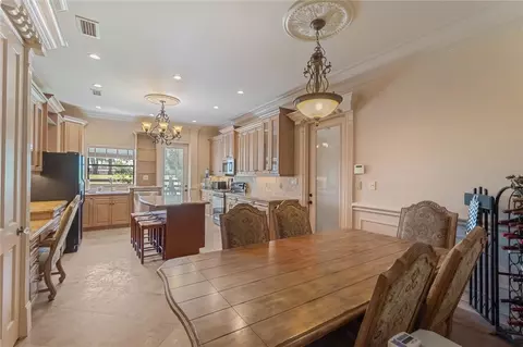 Dining - 14650 NW 160th Ave, Williston, FL 32696 photo 2 of 3