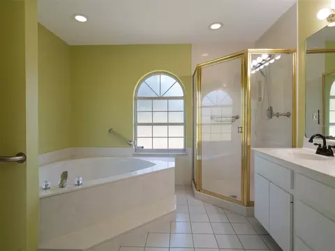 Bath - 4698 NW 110th Ave, Ocala, FL 34482 photo 1 of 2