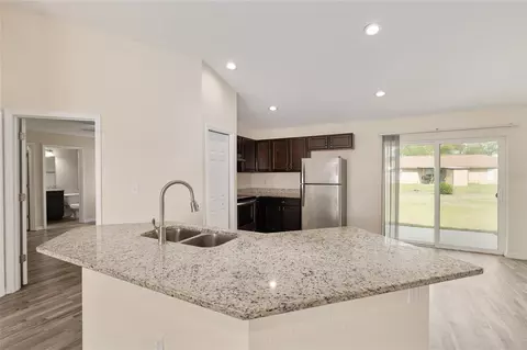Kitchen - 22 Juniper Loop Cir, Ocala, FL 34480 photo 2 of 5