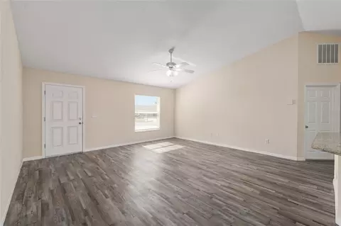Living - 22 Juniper Loop Cir, Ocala, FL 34480 photo 2 of 10