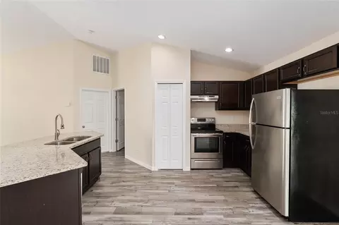 Kitchen - 22 Juniper Loop Cir, Ocala, FL 34480 photo 3 of 5