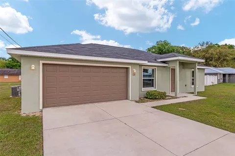 Exterior - 22 Juniper Loop Cir, Ocala, FL 34480 photo 4 of 11