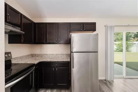 Kitchen - 22 Juniper Loop Cir, Ocala, FL 34480 photo 4 of 5