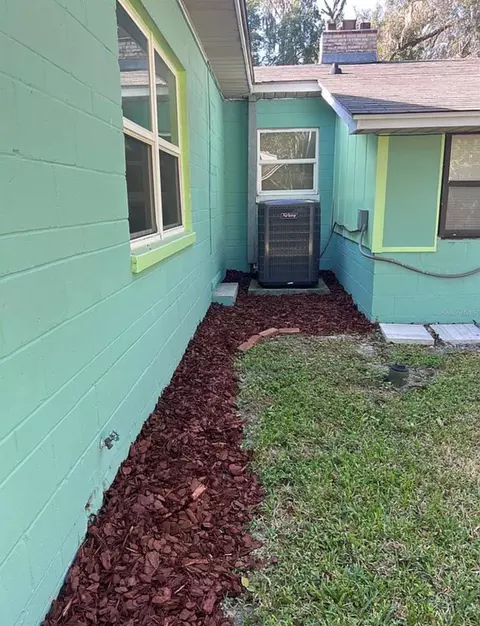 Exterior - 2131 NE 3rd St, Ocala, FL 34470 photo 10 of 13