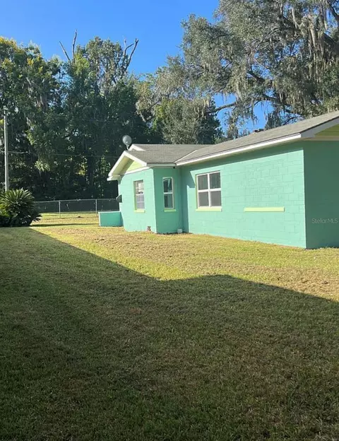 Exterior - 2131 NE 3rd St, Ocala, FL 34470 photo 11 of 13