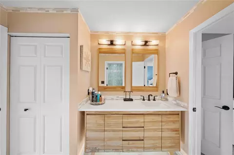 Bath - 1623 SE 29th Ter, Ocala, FL 34471 photo 6 of 9