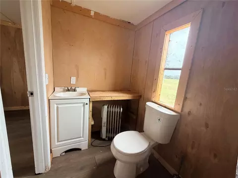 Bath - 12451 NE 20th St, Williston, FL 32696 photo 9 of 10