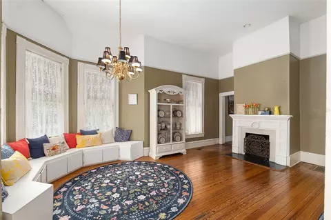 Living - 721 SE 5th St, Ocala, FL 34471 photo 3 of 3