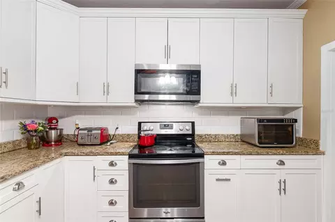 Kitchen - 721 SE 5th St, Ocala, FL 34471 photo 4 of 6