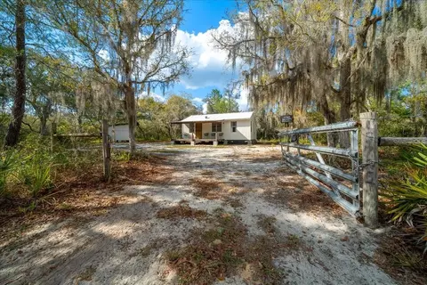 15605 NE 236th St, Fort Mc Coy, FL 32134
