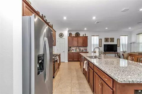 Kitchen - 10019 SW 96th St, Ocala, FL 34481 photo 3 of 4
