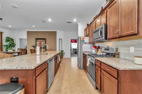 Kitchen - 10019 SW 96th St, Ocala, FL 34481 photo 2 of 4