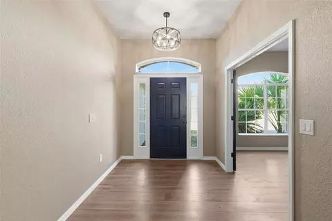 Entry Way - 42 Sunrise Dr, Ocala, FL 34472 photo 3 of 5