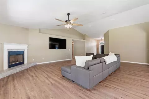 Living - 42 Sunrise Dr, Ocala, FL 34472 photo 4 of 7