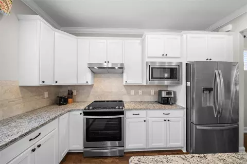 Kitchen - 9637 SW 63rd Loop, Ocala, FL 34481 photo 4 of 5