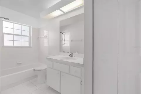 Bath - 6359 SW 117th Loop, Ocala, FL 34476 photo 1 of 4