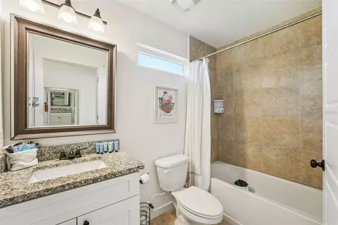 Bath - 302 12th St, Saint Augustine, FL 32084 photo 2 of 4