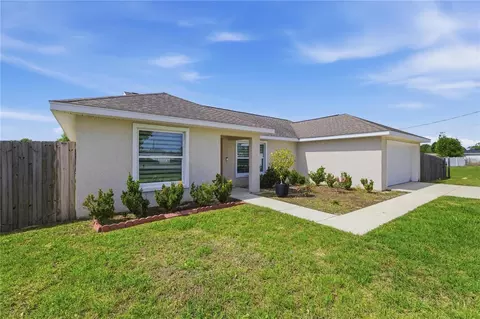 Exterior - 6 Laurel Pass Ct, Ocala, FL 34480 photo 5 of 7