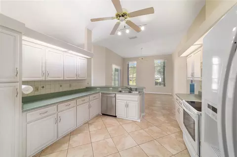 Kitchen - 6541 SW 111th Loop, Ocala, FL 34476 photo 2 of 5