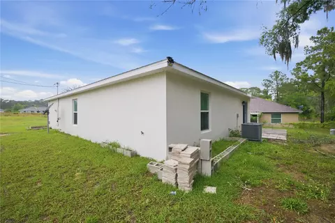Exterior - 260 Emerald Rd, Ocala, FL 34472 photo 2 of 3