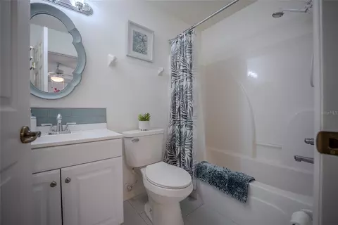 Bath - 8037 SW 81st Loop, Ocala, FL 34476 photo 2 of 6