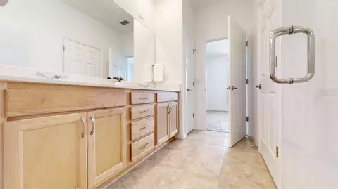 Bath - 7935 SW 89th Ter, Ocala, FL 34481 photo 3 of 4