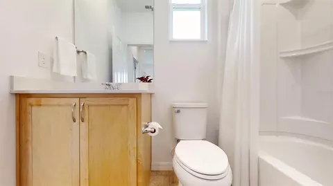 Bath - 7935 SW 89th Ter, Ocala, FL 34481 photo 2 of 4