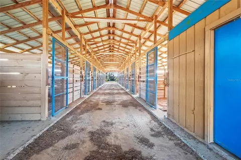 Entry Way - 5100 W Hwy 329, Reddick, FL 32686 photo 1 of 3