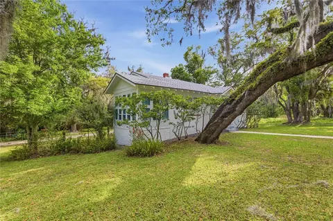 Exterior - 923 NE 2nd St, Ocala, FL 34470 photo 6 of 9