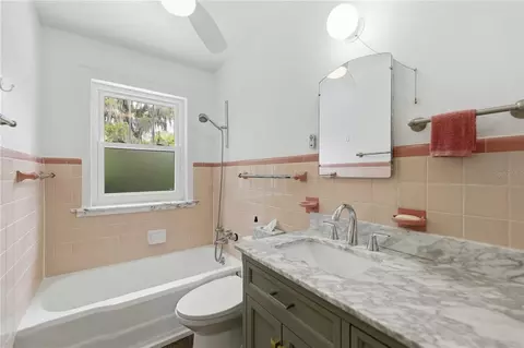 Bath - 923 NE 2nd St, Ocala, FL 34470 photo 1 of 3