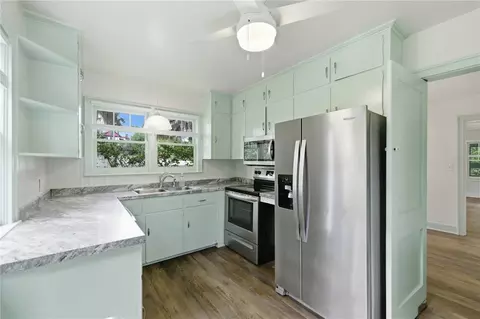 Kitchen - 923 NE 2nd St, Ocala, FL 34470 photo 2 of 2