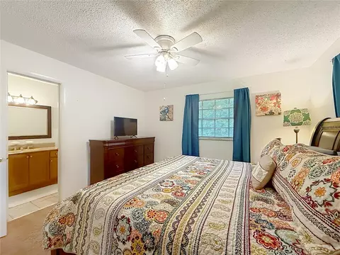 Bedroom - 3301 SE 34th St, Ocala, FL 34471 photo 3 of 9
