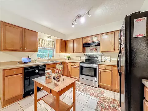Kitchen - 3301 SE 34th St, Ocala, FL 34471 photo 3 of 6