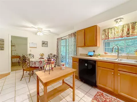 Kitchen - 3301 SE 34th St, Ocala, FL 34471 photo 5 of 6