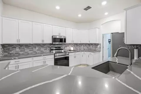 Kitchen - 4909 SW 107 Loop, Ocala, FL 34476 photo 4 of 4