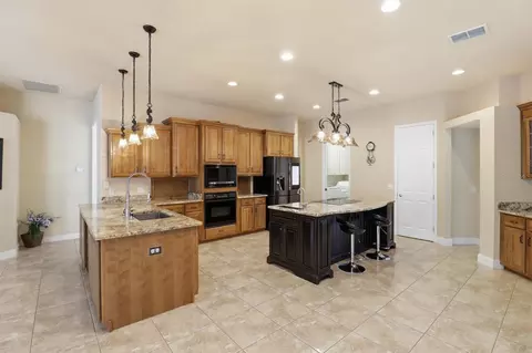 Kitchen - 2125 SE 25th Loop, Ocala, FL 34471 photo 2 of 7