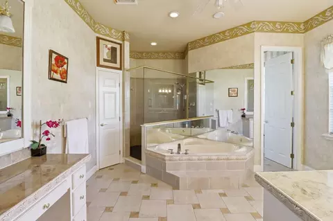 Bath - 2125 SE 25th Loop, Ocala, FL 34471 photo 1 of 6