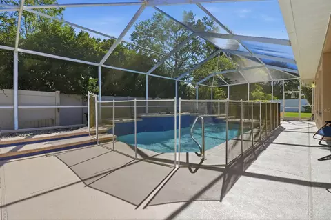 Exterior - 2125 SE 25th Loop, Ocala, FL 34471 photo 8 of 11