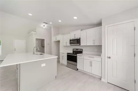 Kitchen - 7 Pine Trace Ter, Ocala, FL 34472 photo 6 of 7