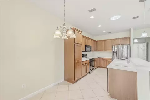 Kitchen - 9565 SW 70th Loop, Ocala, FL 34481 photo 5 of 6
