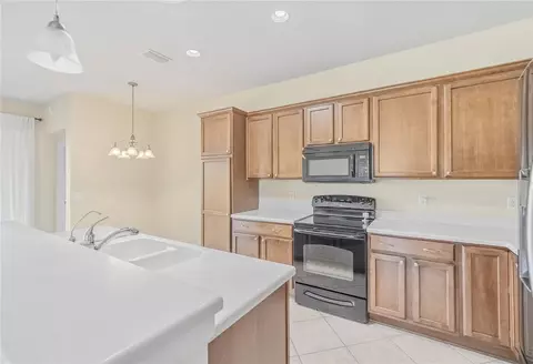 Kitchen - 9565 SW 70th Loop, Ocala, FL 34481 photo 4 of 6