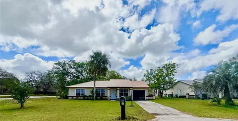 301 Oak Track Dr, Ocala, FL 34472