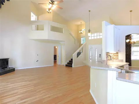 Living - 1203 SE 49th Ave, Ocala, FL 34471 photo 2 of 7
