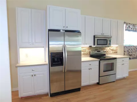 Kitchen - 1203 SE 49th Ave, Ocala, FL 34471 photo 5 of 9