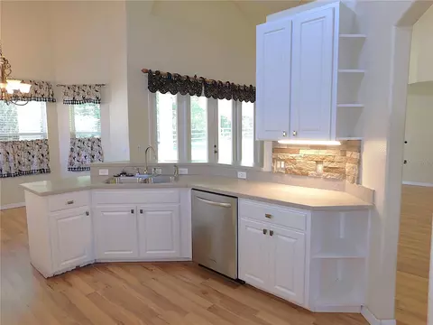 Kitchen - 1203 SE 49th Ave, Ocala, FL 34471 photo 6 of 9