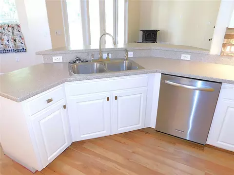 Kitchen - 1203 SE 49th Ave, Ocala, FL 34471 photo 7 of 9